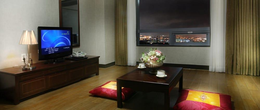 Interburgo Hotel Wonju Esterno foto