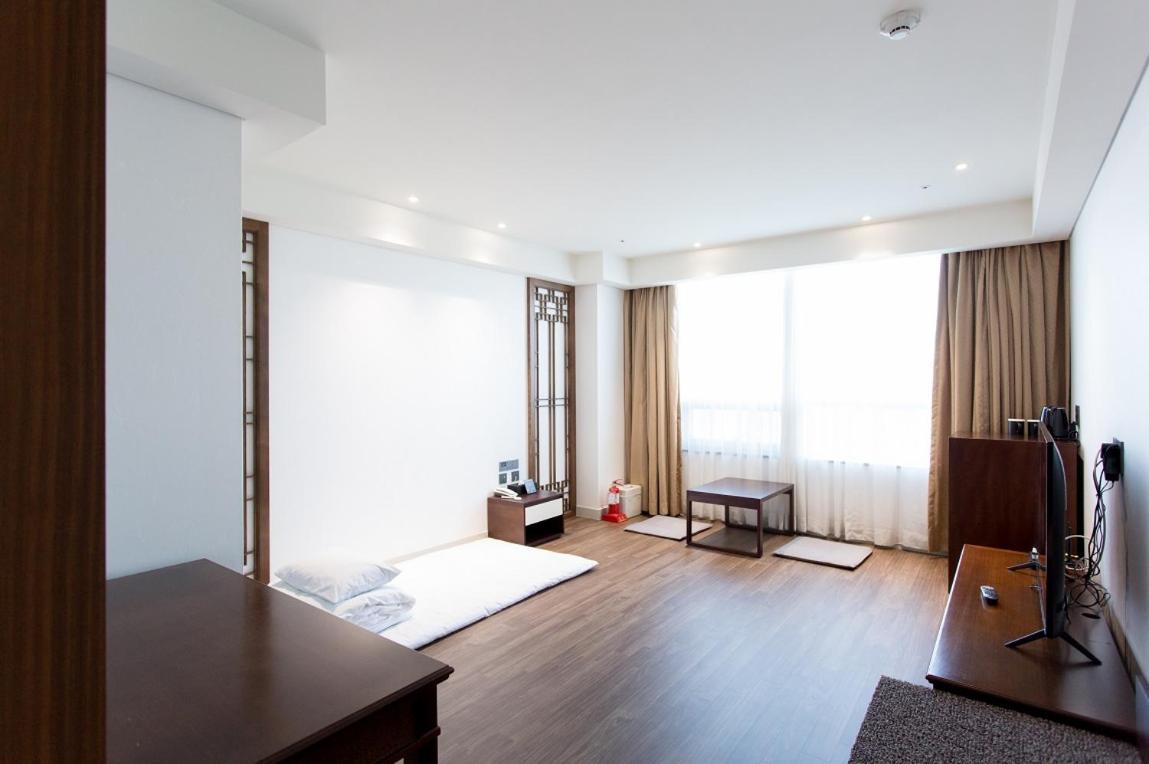 Interburgo Hotel Wonju Esterno foto