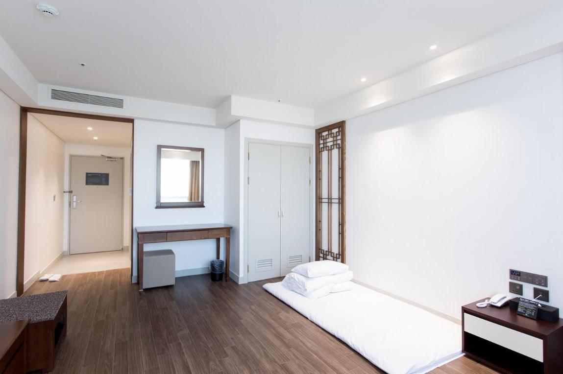 Interburgo Hotel Wonju Esterno foto